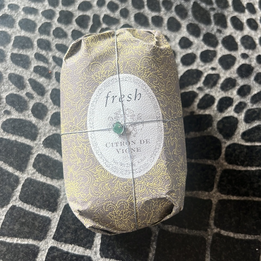 SOLD NEW Fresh Citron De Vigne soap~savon